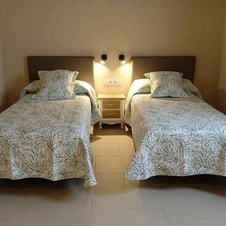 O Lar Do Alecrin Hotel Friol Luaran gambar