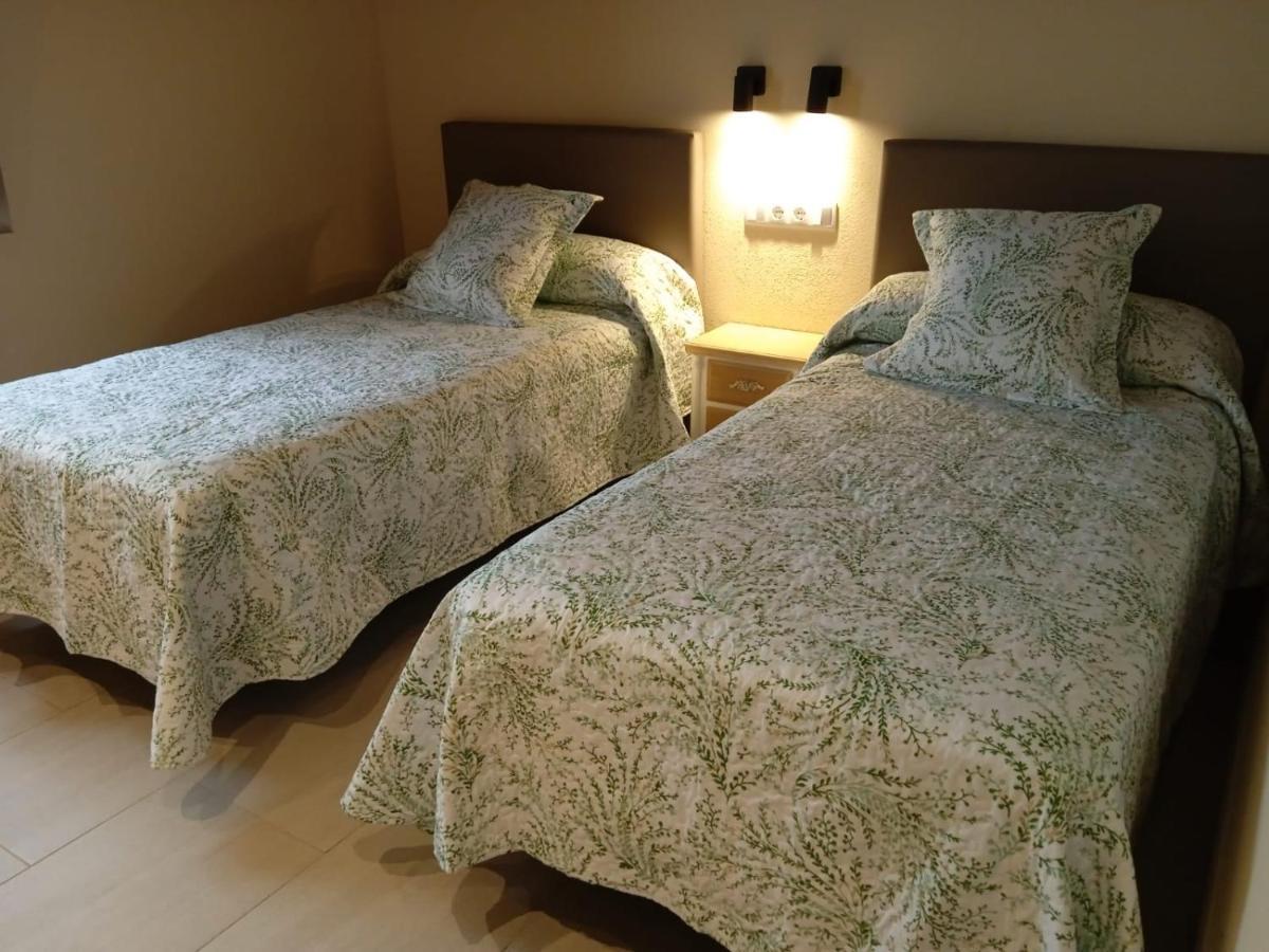 O Lar Do Alecrin Hotel Friol Luaran gambar